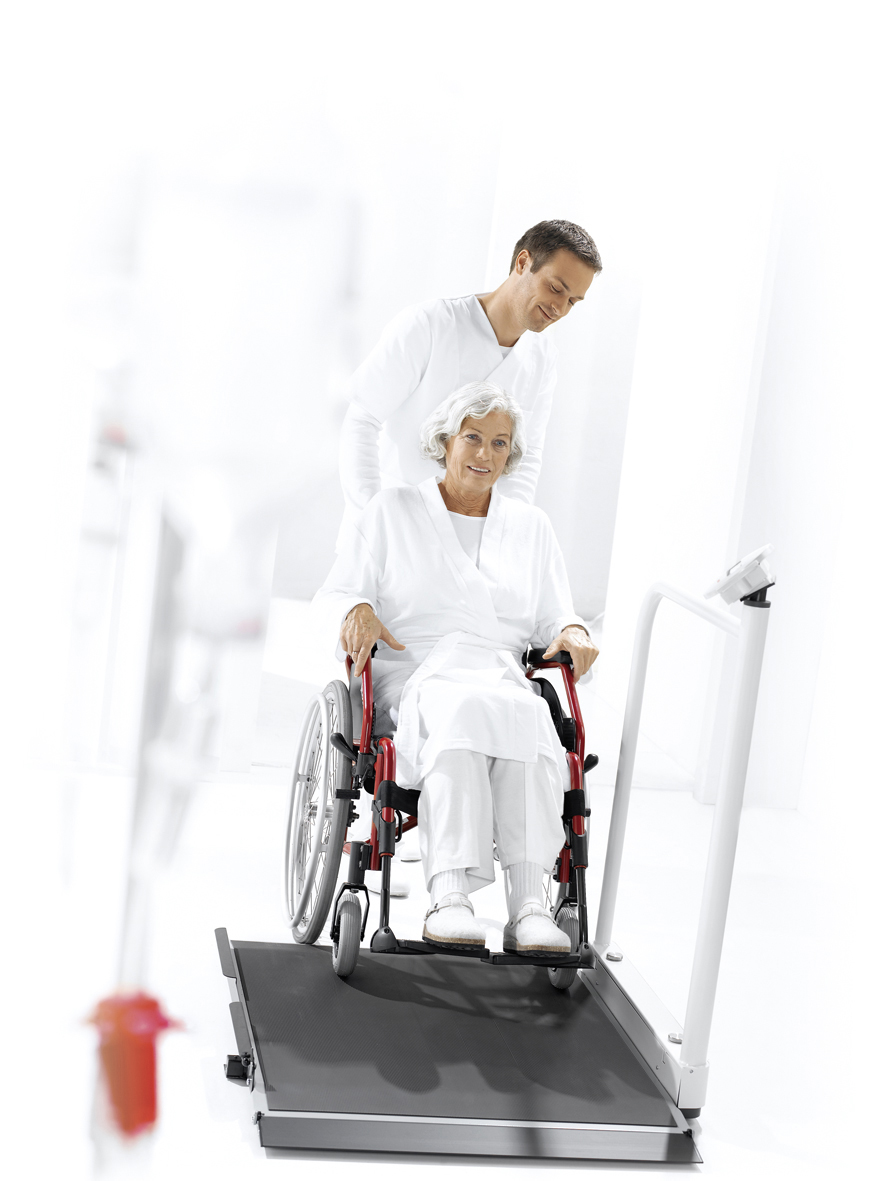 seca677676patientinwheelchaironscaleRGB